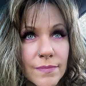 Meet your Posher, Suzanne